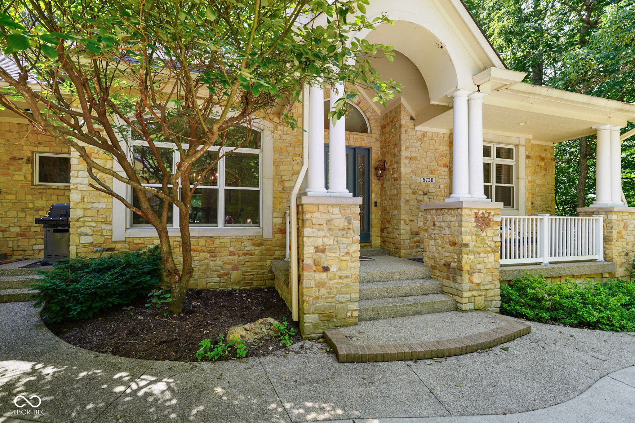 5720 Hickory Hollow Drive
