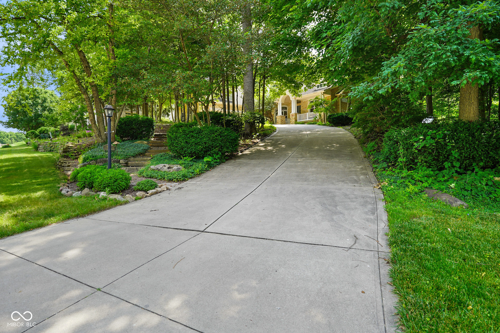 5720 Hickory Hollow Drive
