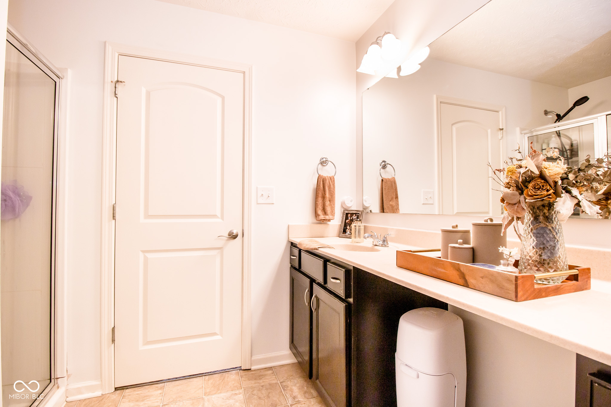 Columbus, Indiana 47201, United States, 3 Bedrooms Bedrooms, ,3 BathroomsBathrooms,Residential,Pending,19470