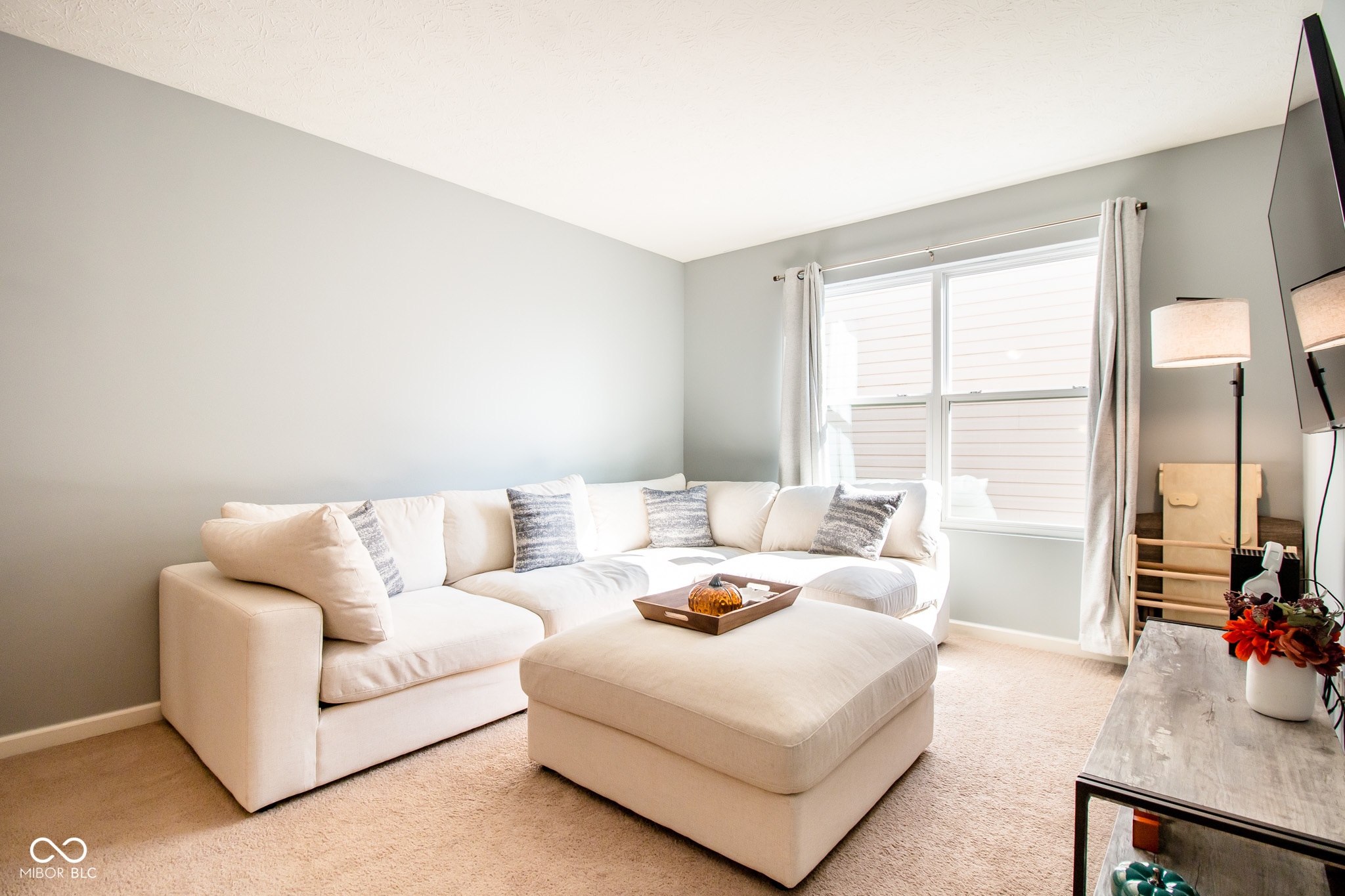 Columbus, Indiana 47201, United States, 3 Bedrooms Bedrooms, ,3 BathroomsBathrooms,Residential,Pending,19470