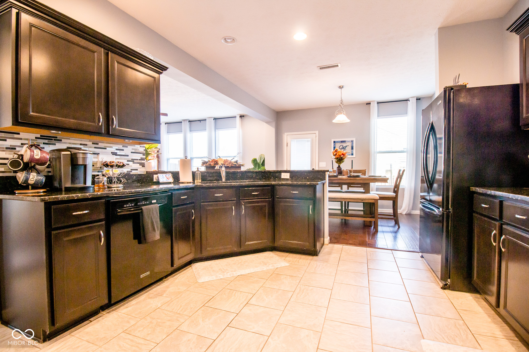 Columbus, Indiana 47201, United States, 3 Bedrooms Bedrooms, ,3 BathroomsBathrooms,Residential,Pending,19470