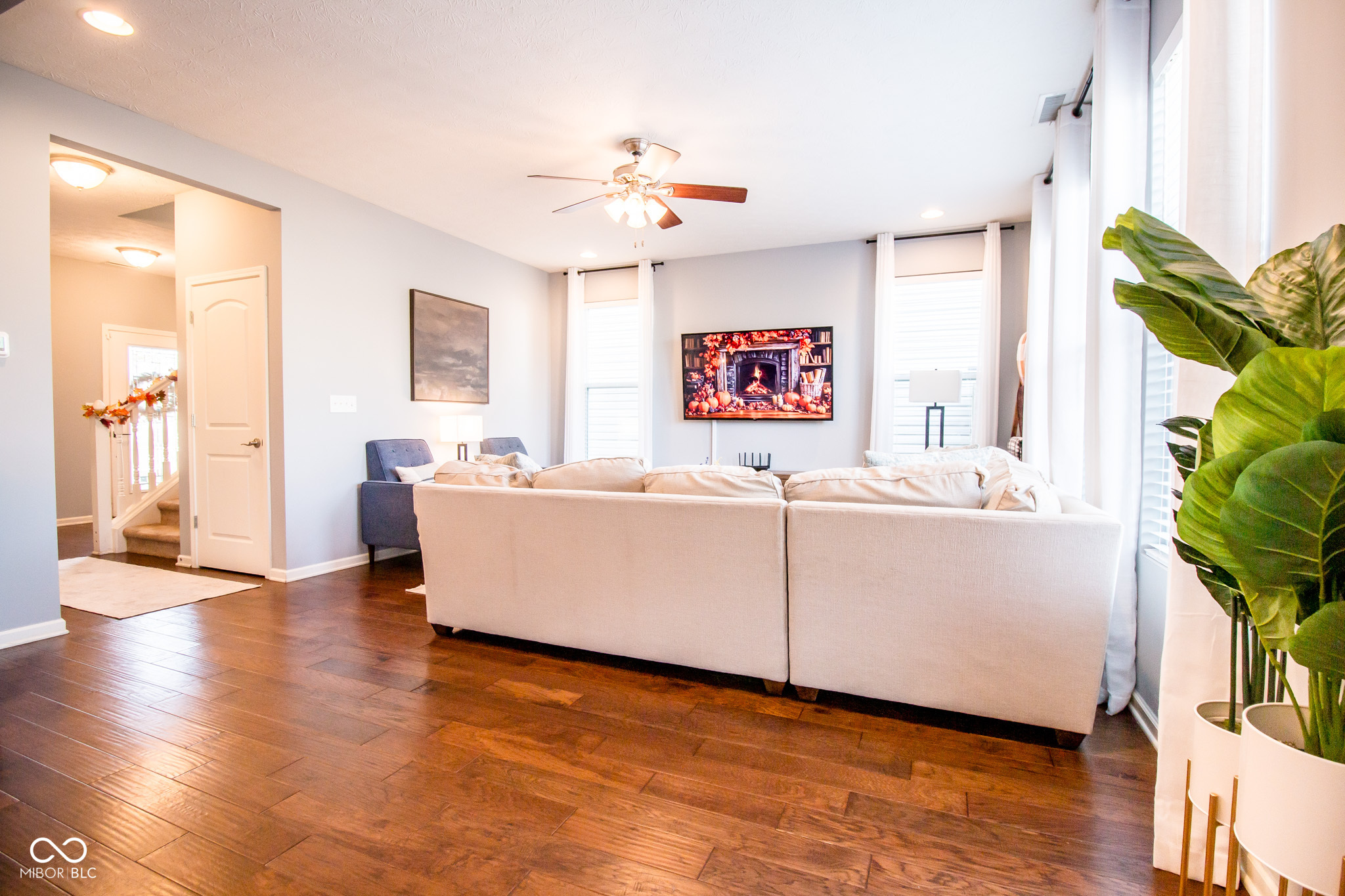 Columbus, Indiana 47201, United States, 3 Bedrooms Bedrooms, ,3 BathroomsBathrooms,Residential,Pending,19470