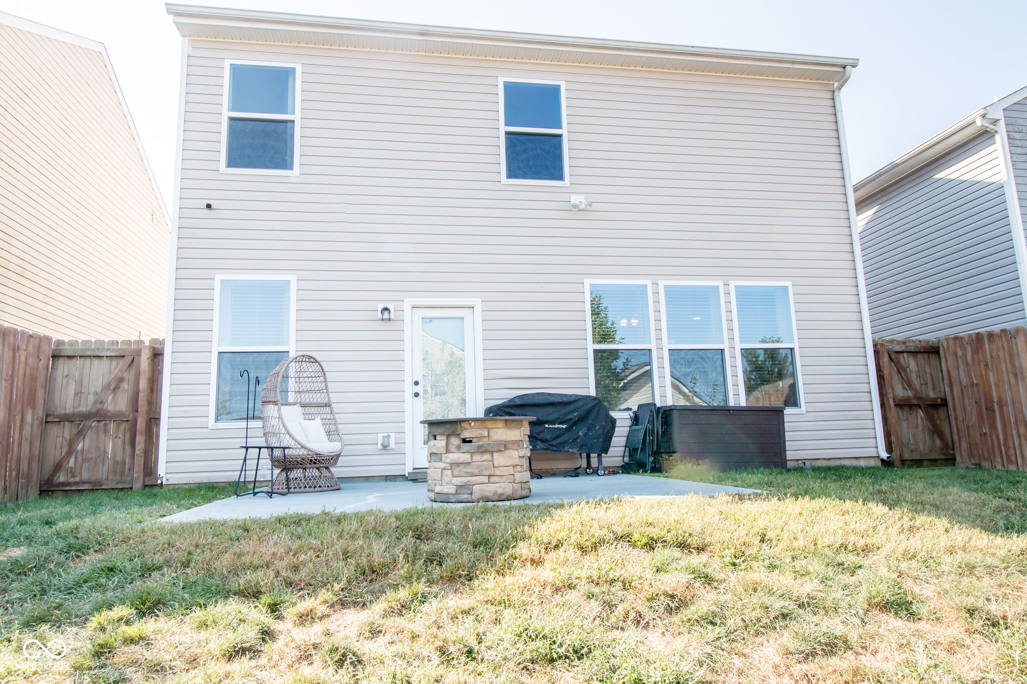 Columbus, Indiana 47201, United States, 3 Bedrooms Bedrooms, ,3 BathroomsBathrooms,Residential,Pending,19470