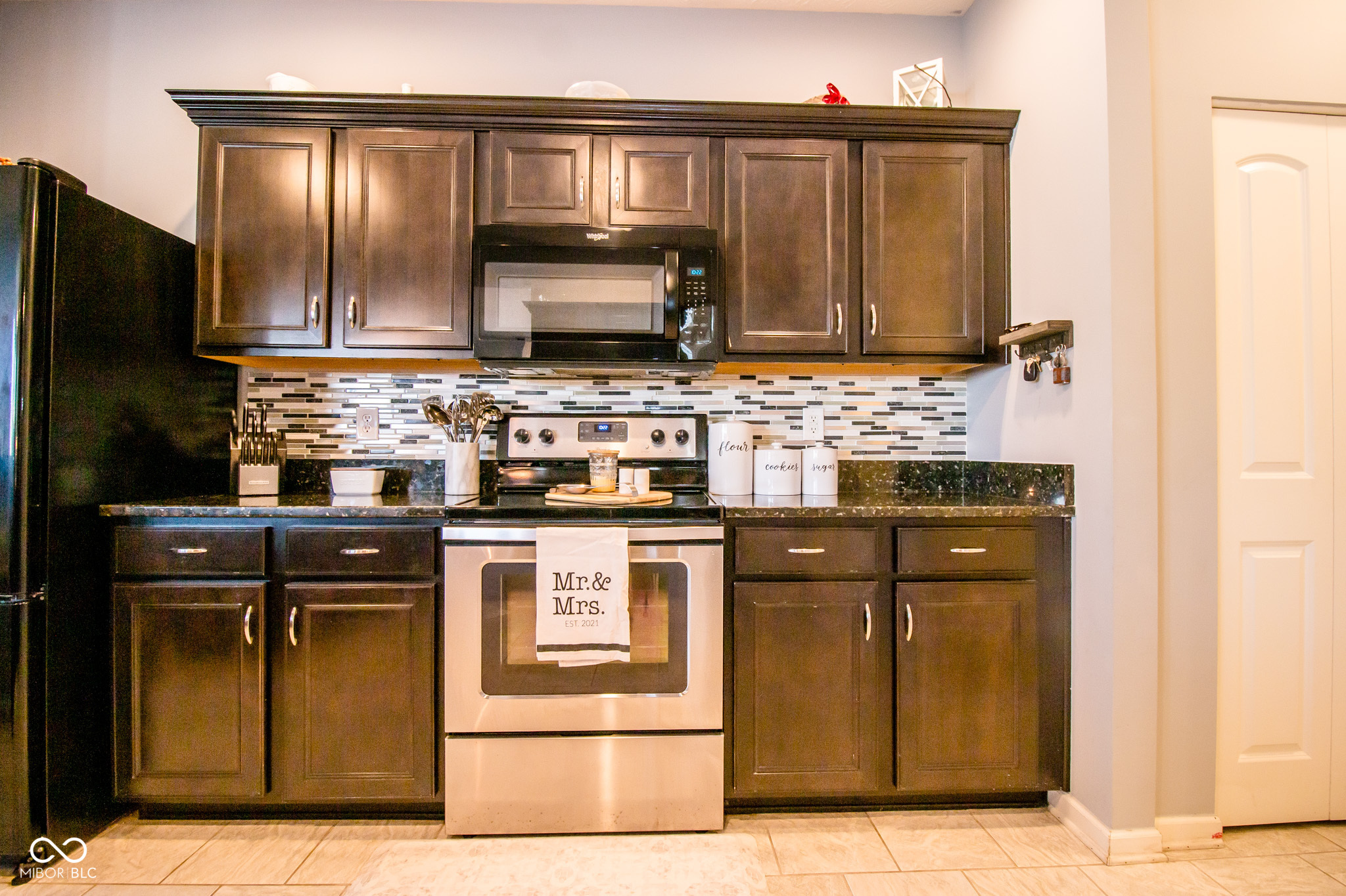 Columbus, Indiana 47201, United States, 3 Bedrooms Bedrooms, ,3 BathroomsBathrooms,Residential,Pending,19470