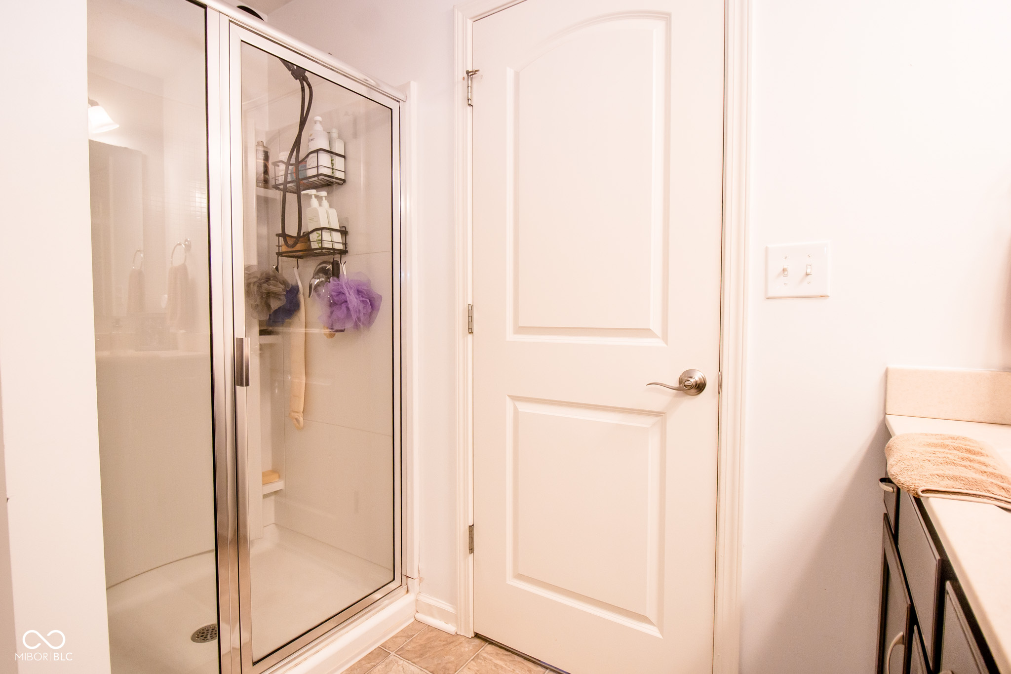 Columbus, Indiana 47201, United States, 3 Bedrooms Bedrooms, ,3 BathroomsBathrooms,Residential,Pending,19470