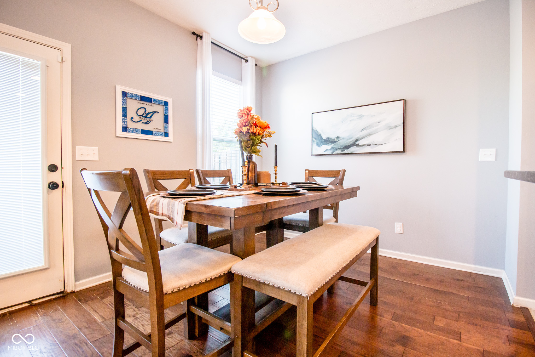 Columbus, Indiana 47201, United States, 3 Bedrooms Bedrooms, ,3 BathroomsBathrooms,Residential,Pending,19470