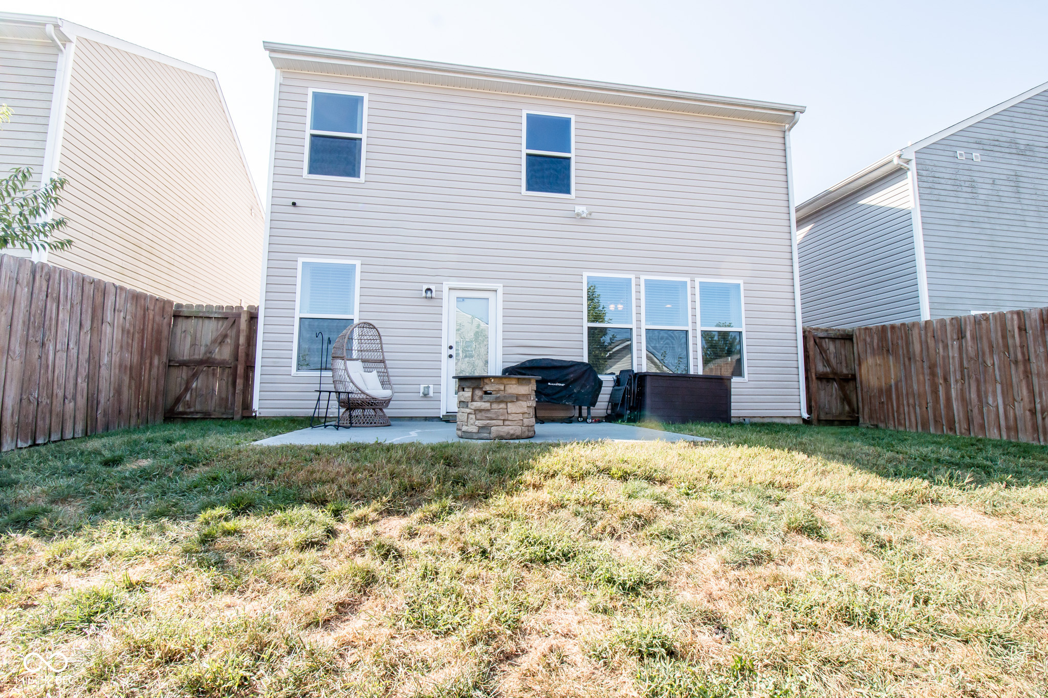 Columbus, Indiana 47201, United States, 3 Bedrooms Bedrooms, ,3 BathroomsBathrooms,Residential,Pending,19470