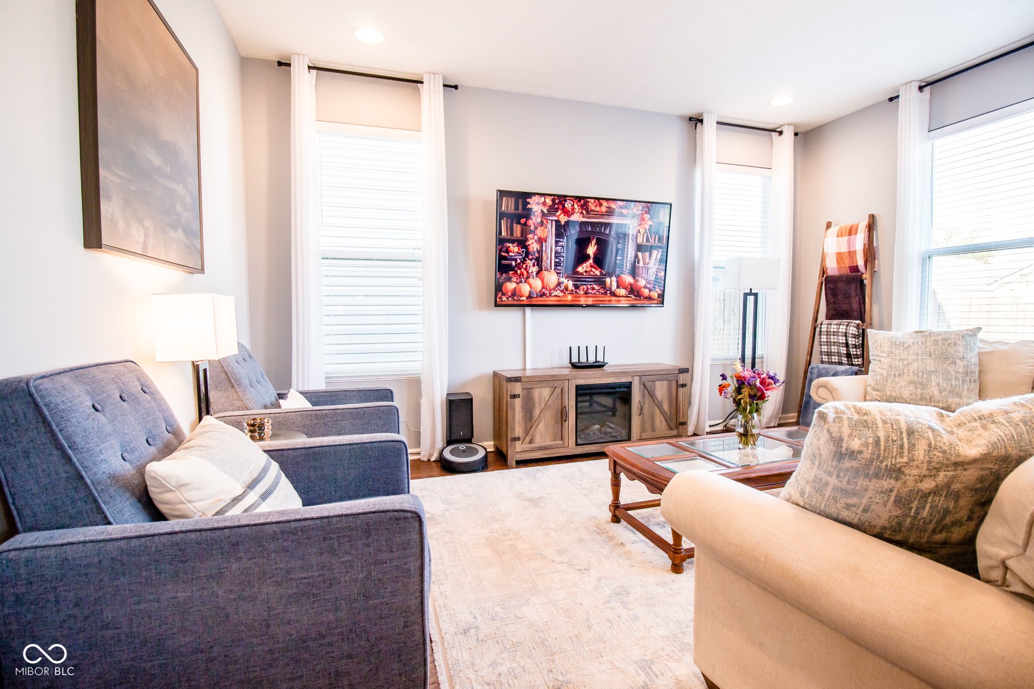 Columbus, Indiana 47201, United States, 3 Bedrooms Bedrooms, ,3 BathroomsBathrooms,Residential,Pending,19470