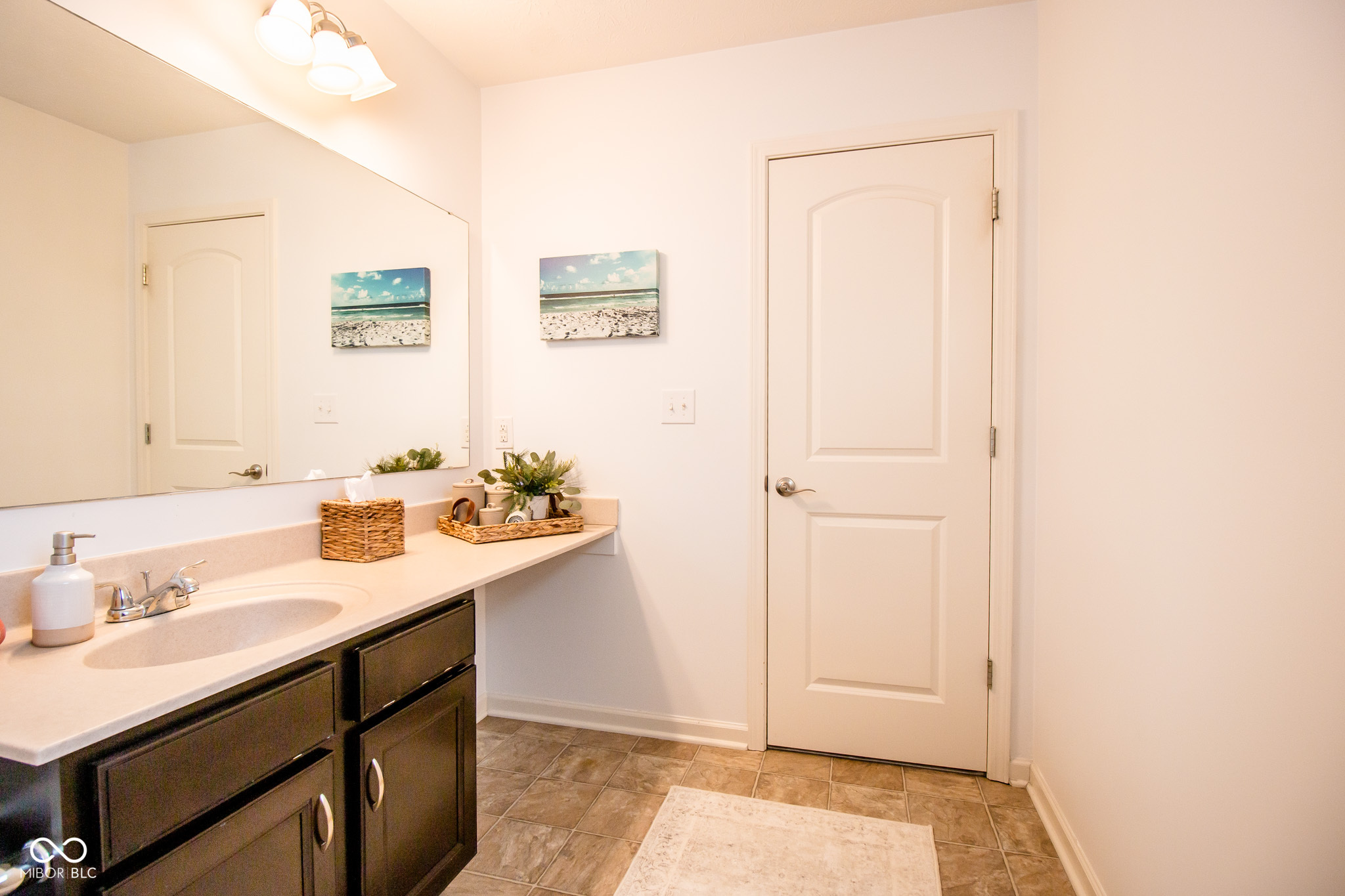 Columbus, Indiana 47201, United States, 3 Bedrooms Bedrooms, ,3 BathroomsBathrooms,Residential,Pending,19470