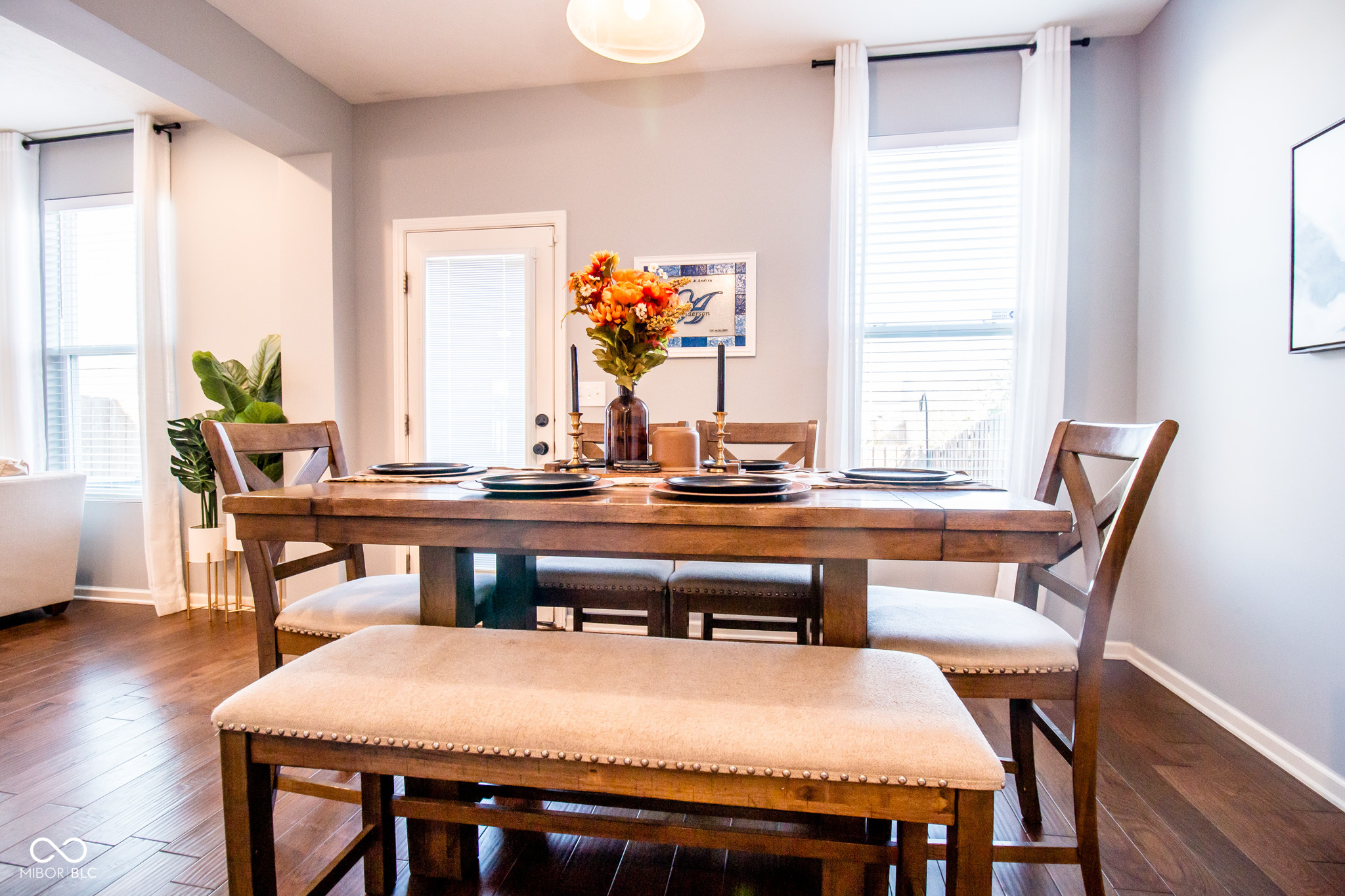 Columbus, Indiana 47201, United States, 3 Bedrooms Bedrooms, ,3 BathroomsBathrooms,Residential,Pending,19470