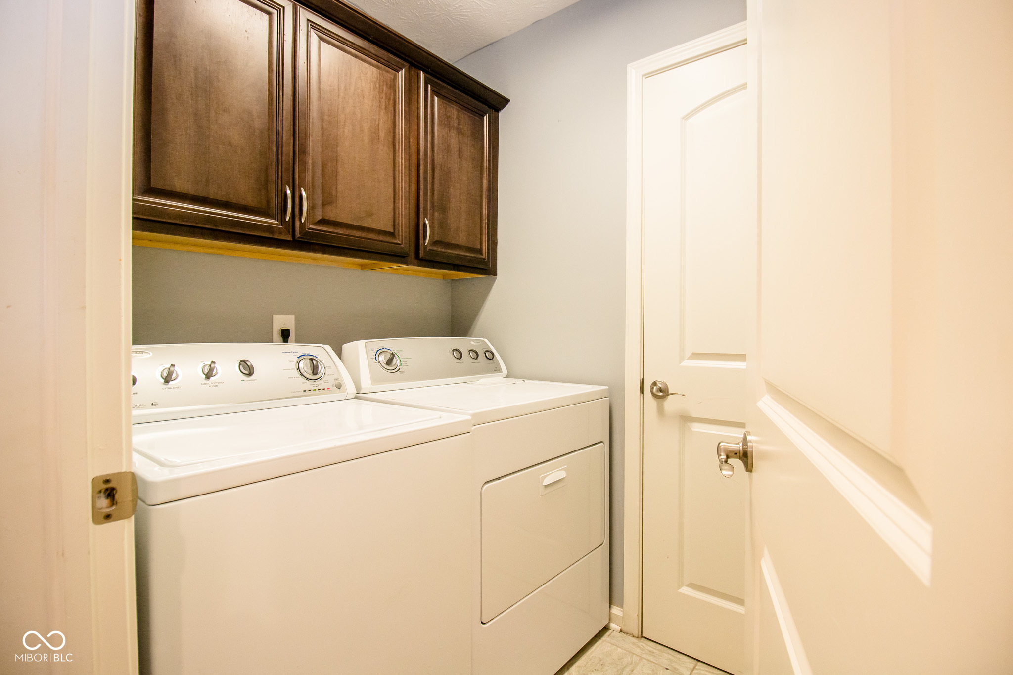 Columbus, Indiana 47201, United States, 3 Bedrooms Bedrooms, ,3 BathroomsBathrooms,Residential,Pending,19470