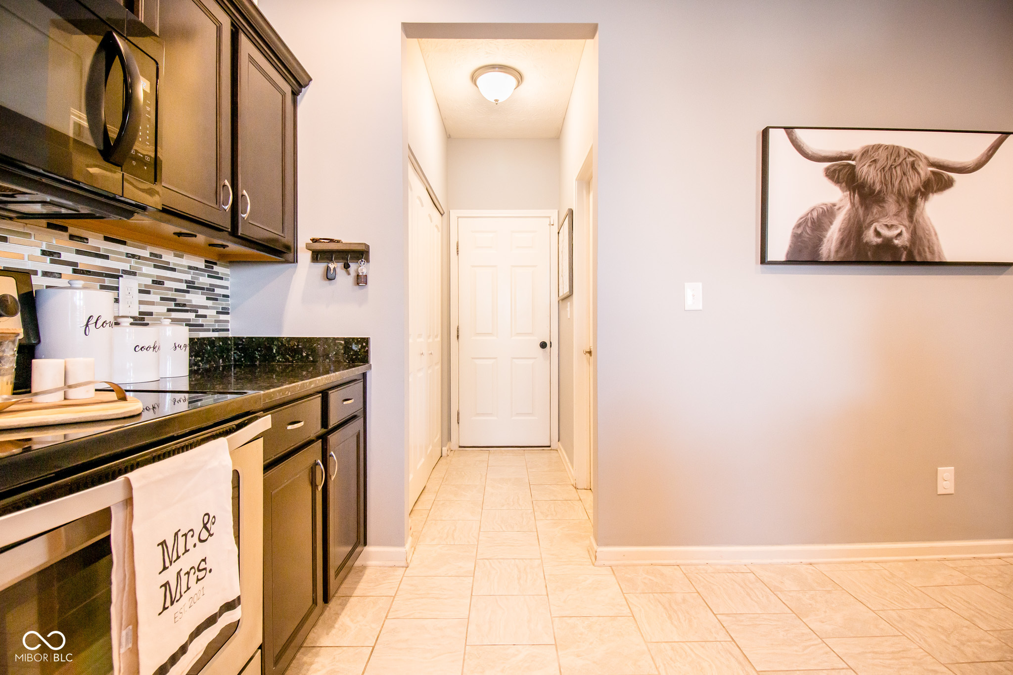 Columbus, Indiana 47201, United States, 3 Bedrooms Bedrooms, ,3 BathroomsBathrooms,Residential,Pending,19470