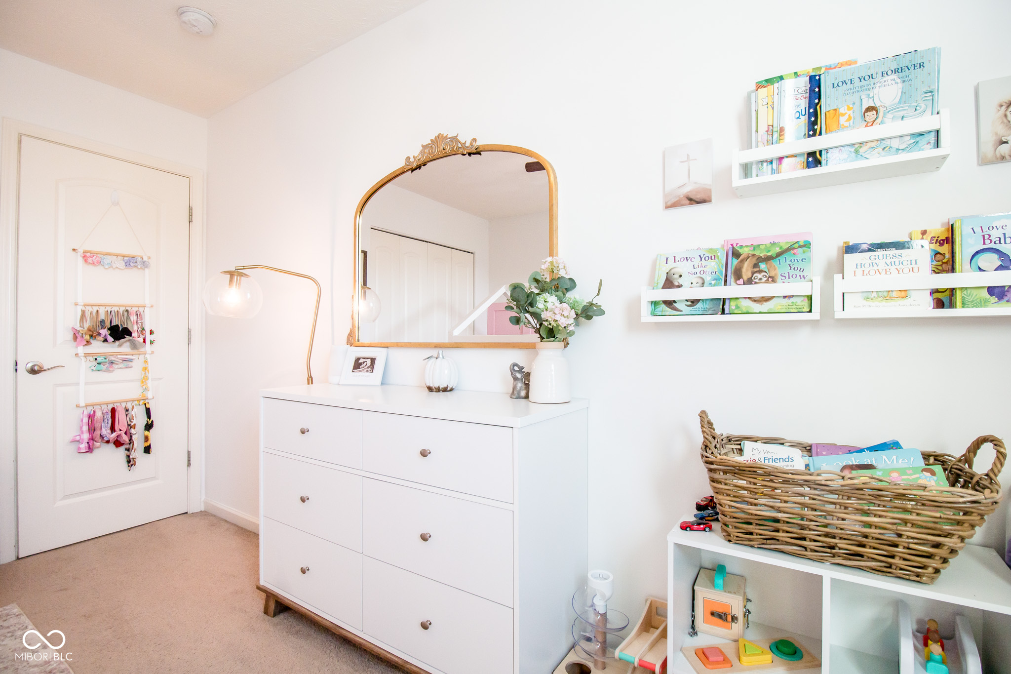 Columbus, Indiana 47201, United States, 3 Bedrooms Bedrooms, ,3 BathroomsBathrooms,Residential,Pending,19470