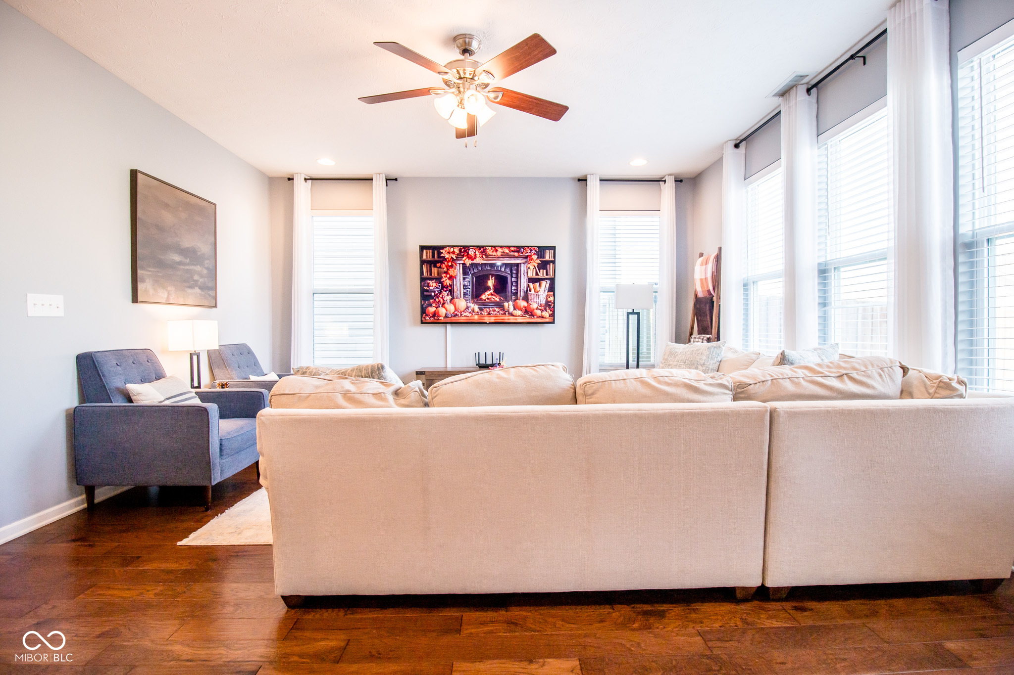 Columbus, Indiana 47201, United States, 3 Bedrooms Bedrooms, ,3 BathroomsBathrooms,Residential,Pending,19470