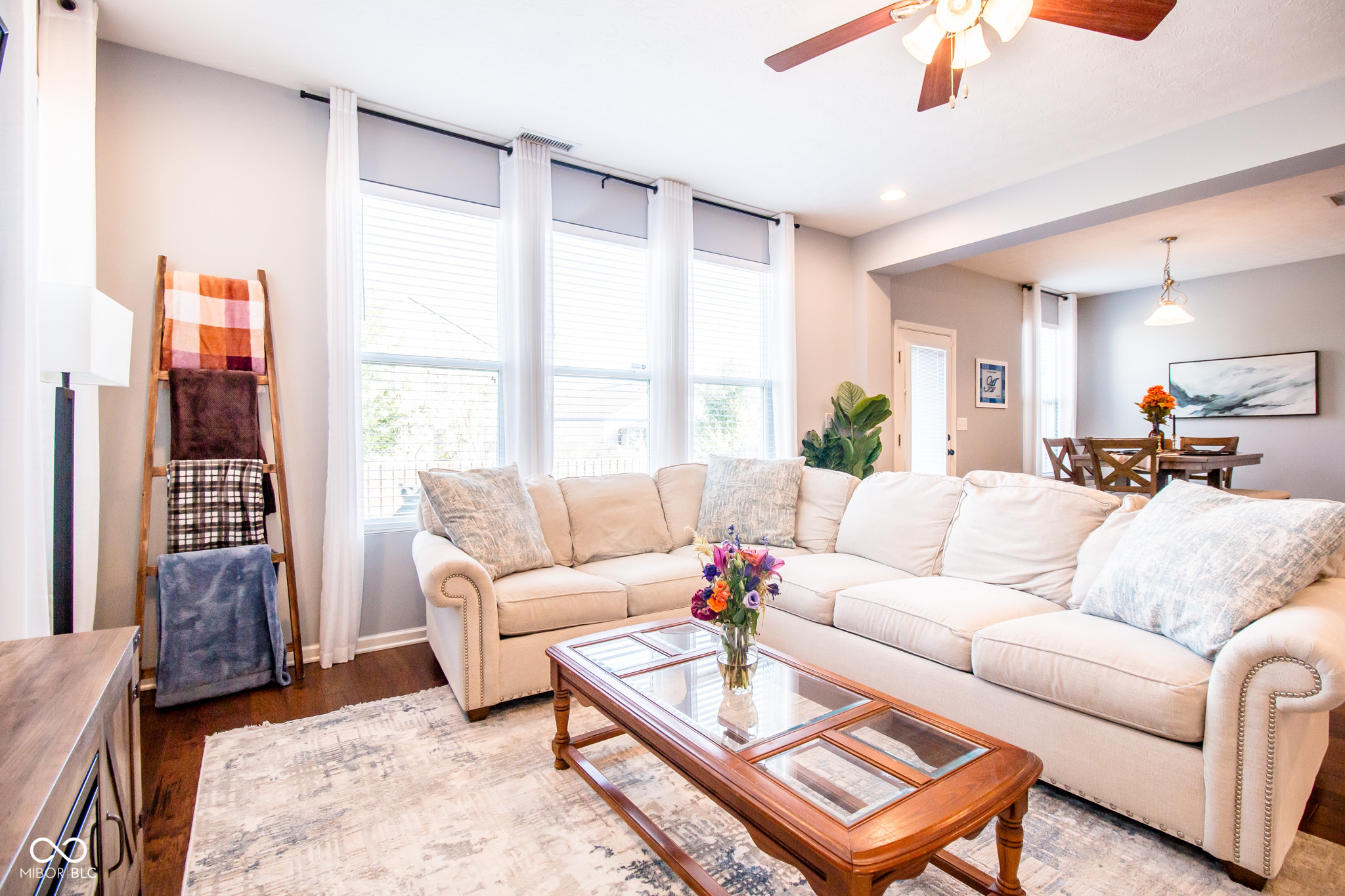 Columbus, Indiana 47201, United States, 3 Bedrooms Bedrooms, ,3 BathroomsBathrooms,Residential,Pending,19470