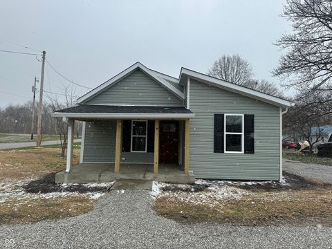 Photo of 500 S Main Street, Veedersburg, IN 47987 (MLS # 22089493)