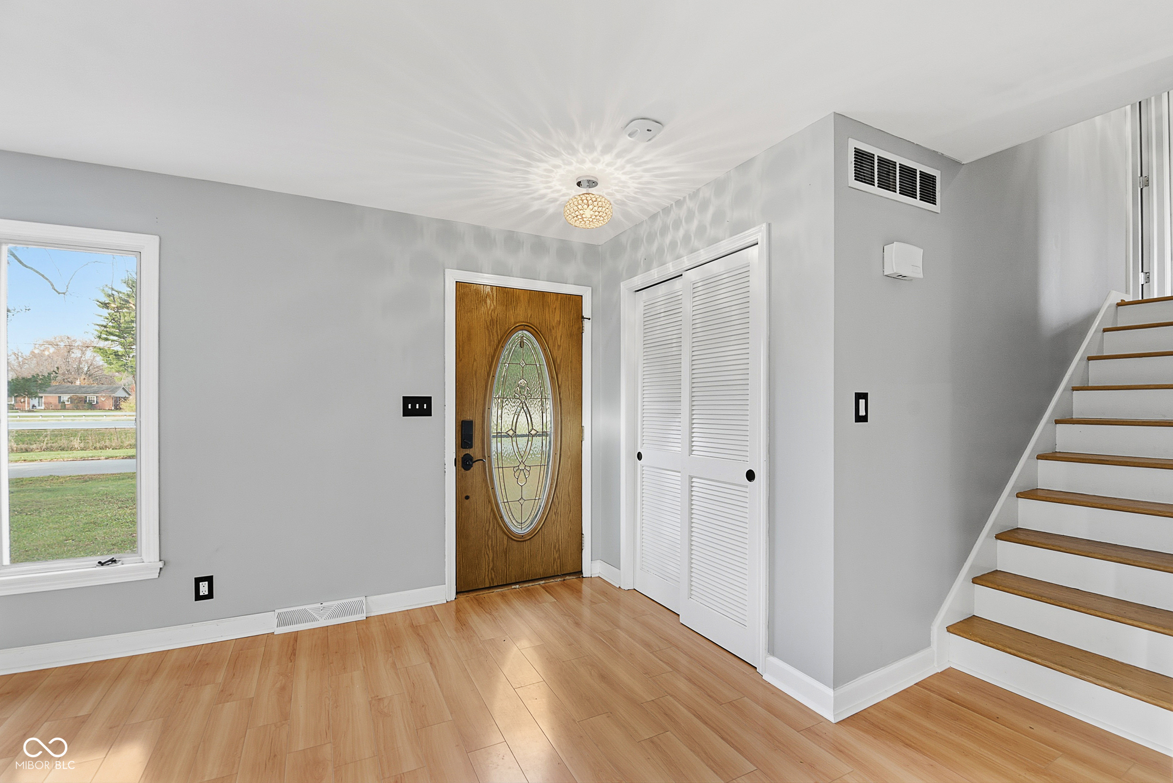 2704 Lakewood Drive N