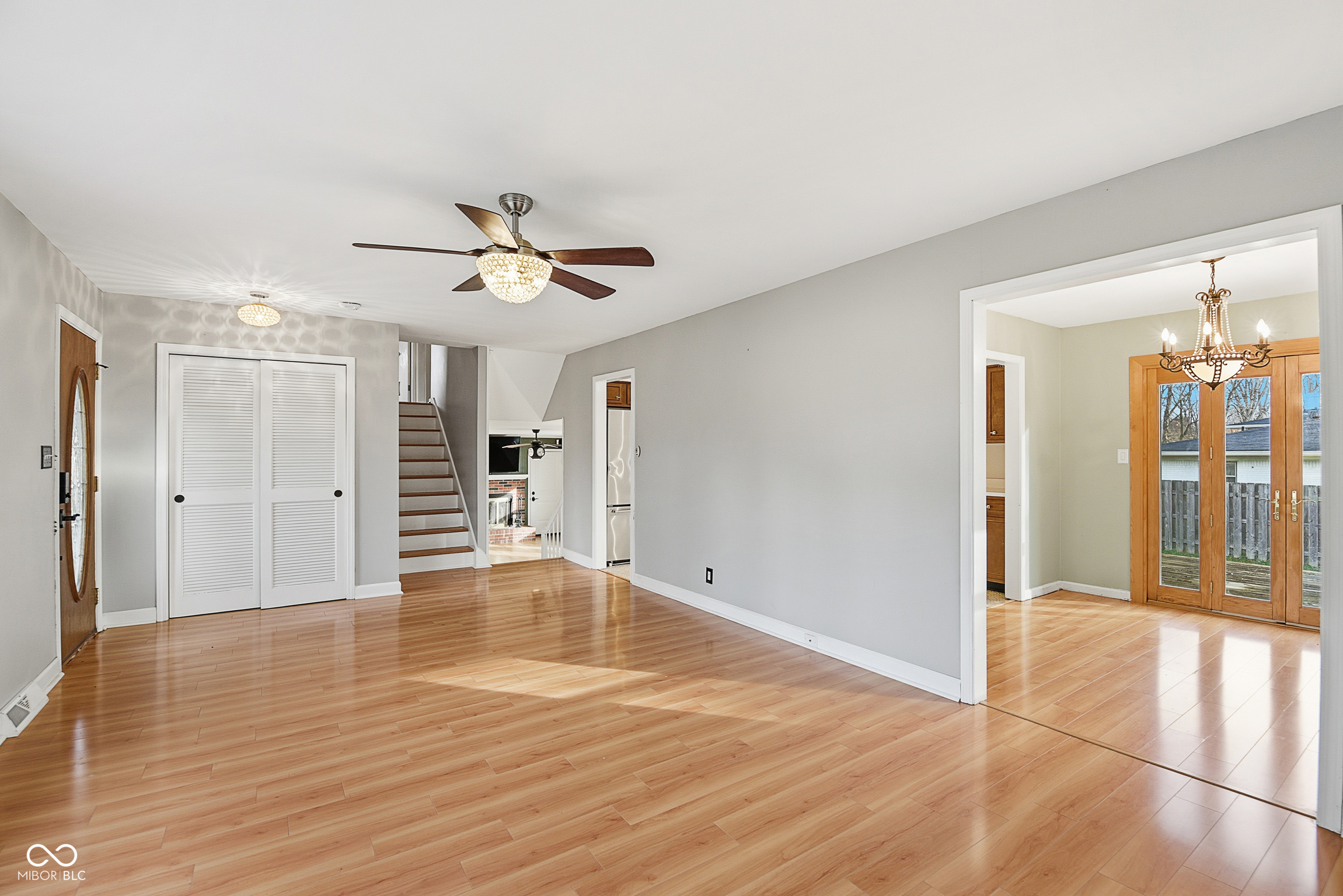 2704 Lakewood Drive N