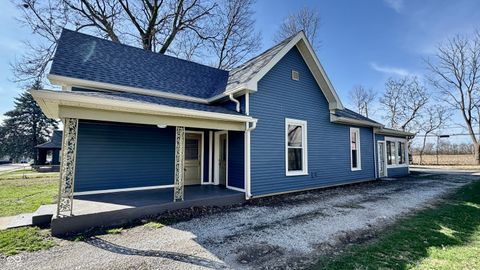 Photo of 500 E Broadway Street, Greenwood, IN 46143 (MLS # 22089344)