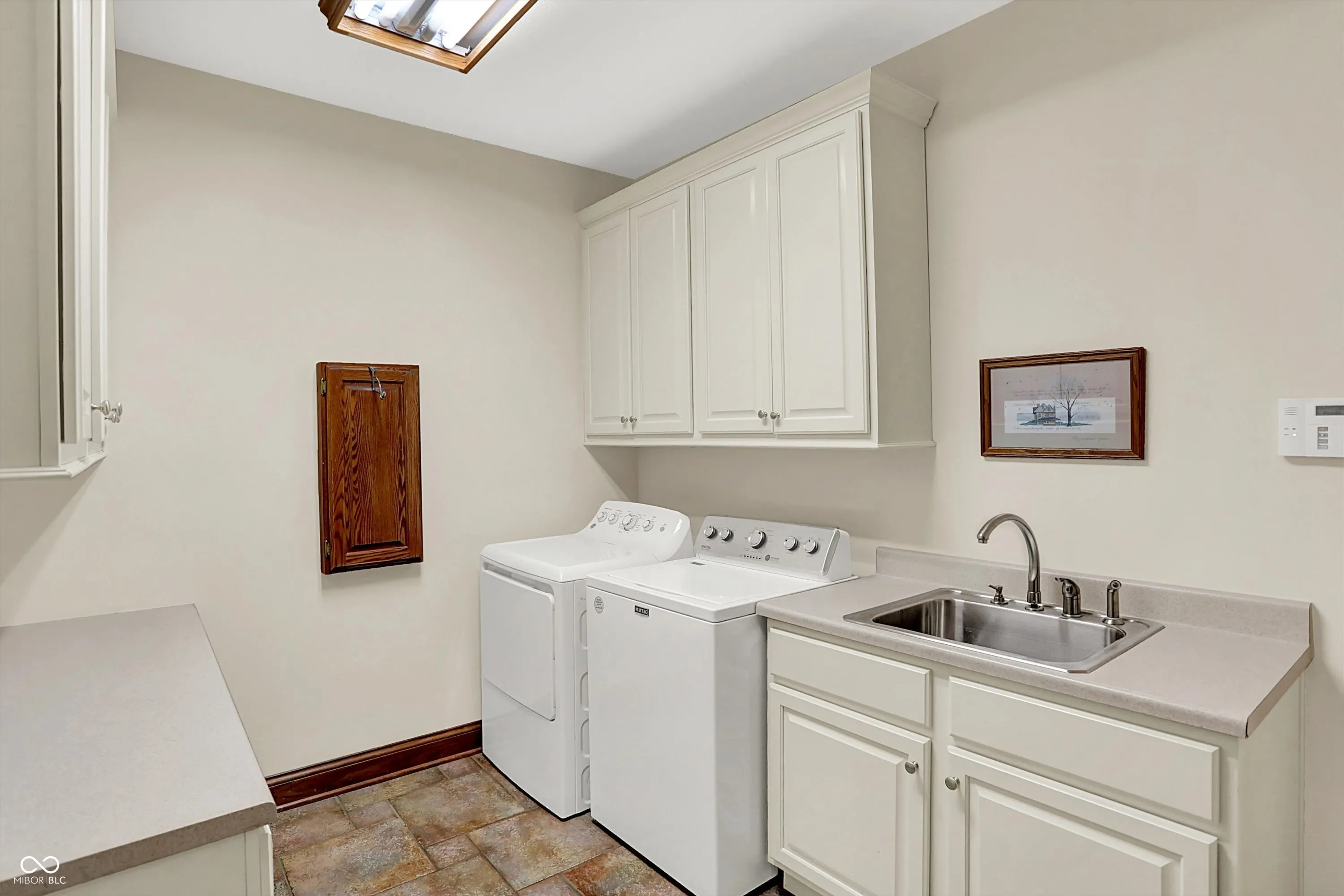 Indianapolis, Indiana 46226, United States, 4 Bedrooms Bedrooms, ,5 BathroomsBathrooms,Residential,Active,181193