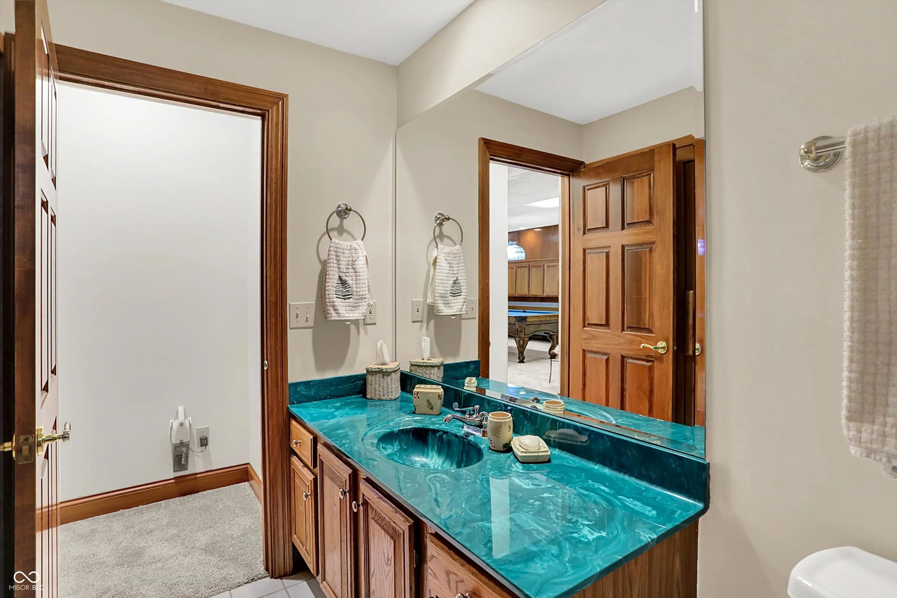 Indianapolis, Indiana 46226, United States, 4 Bedrooms Bedrooms, ,5 BathroomsBathrooms,Residential,Active,181193