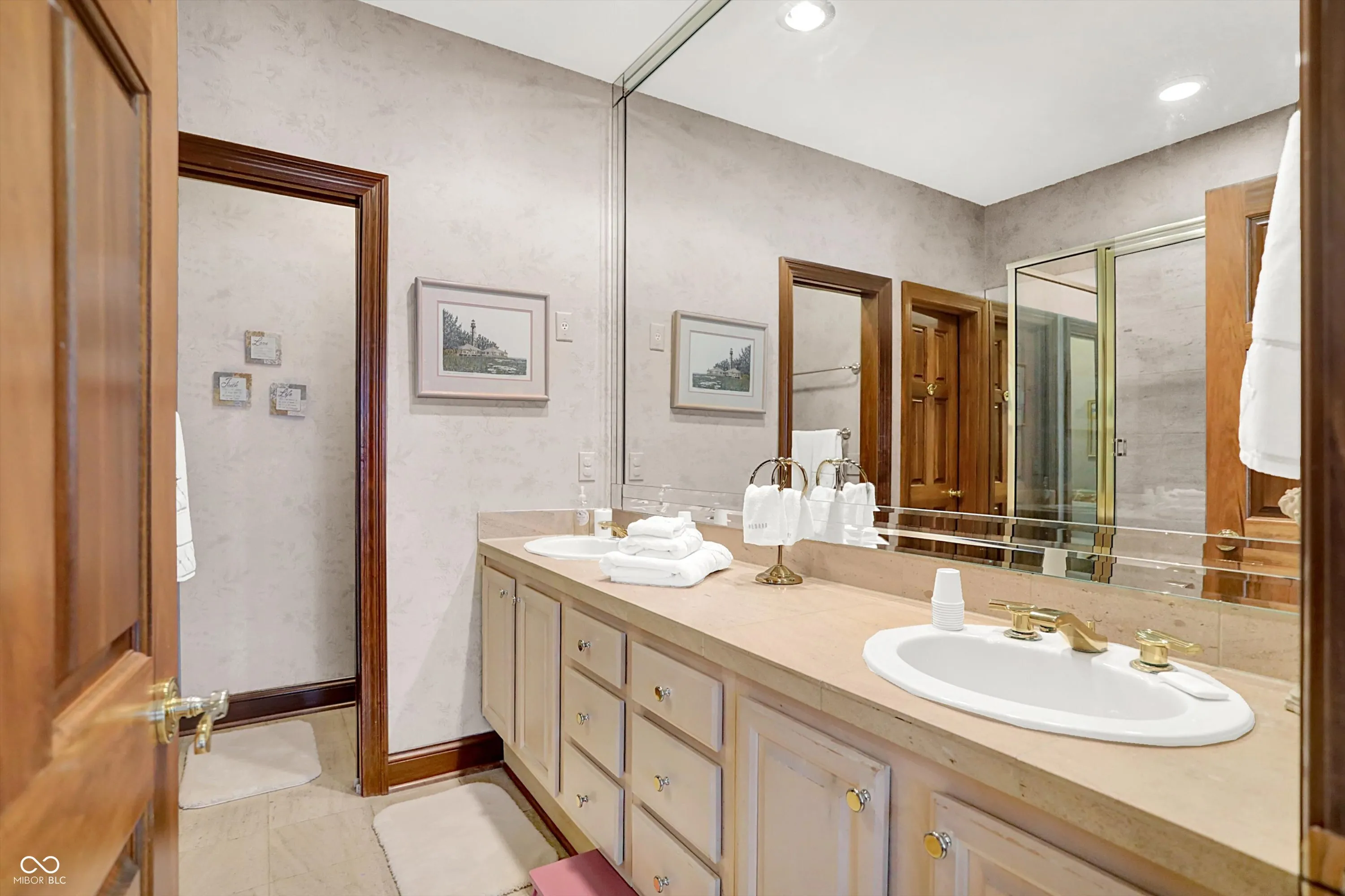 Indianapolis, Indiana 46226, United States, 4 Bedrooms Bedrooms, ,5 BathroomsBathrooms,Residential,Active,181193