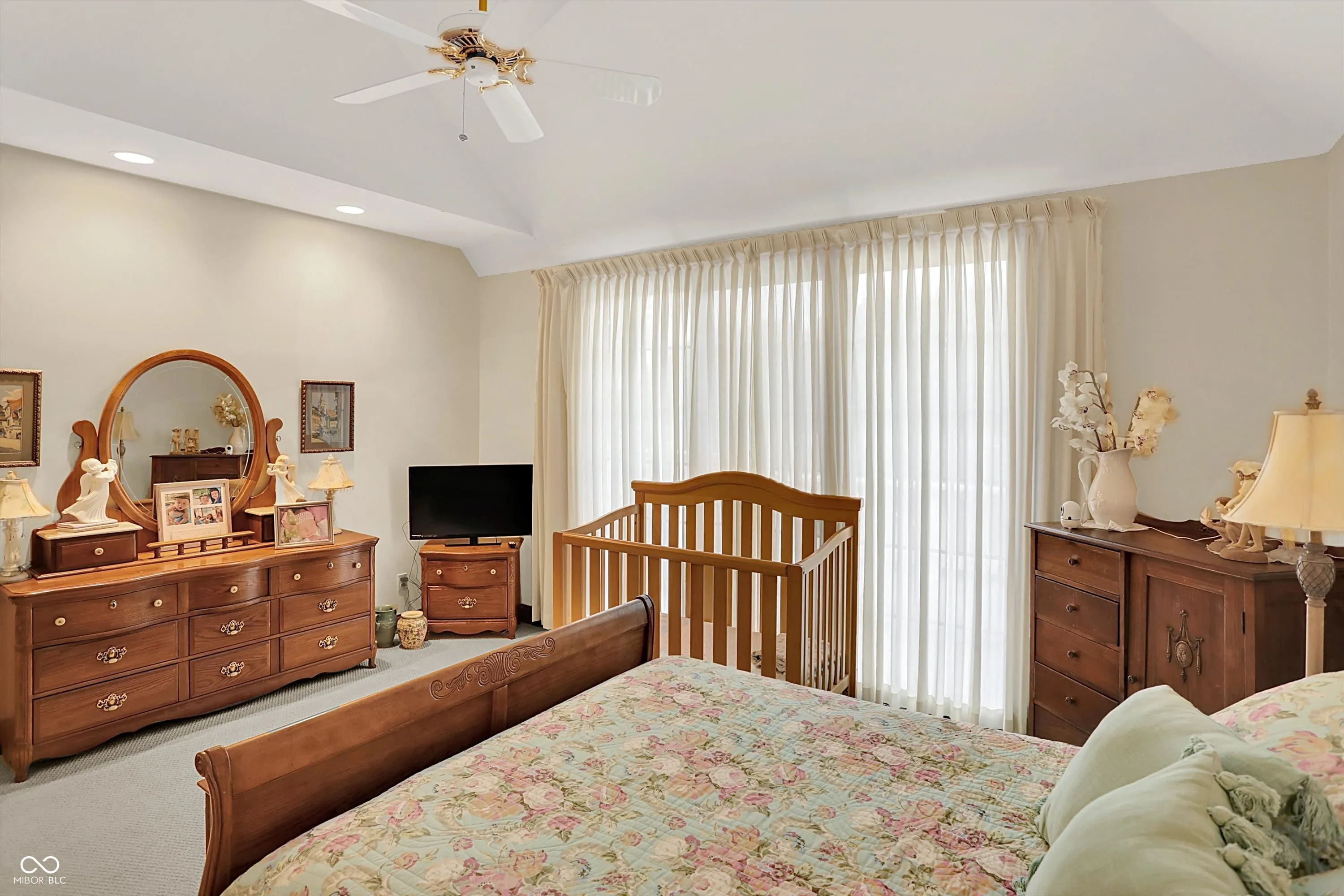 Indianapolis, Indiana 46226, United States, 4 Bedrooms Bedrooms, ,5 BathroomsBathrooms,Residential,Active,181193