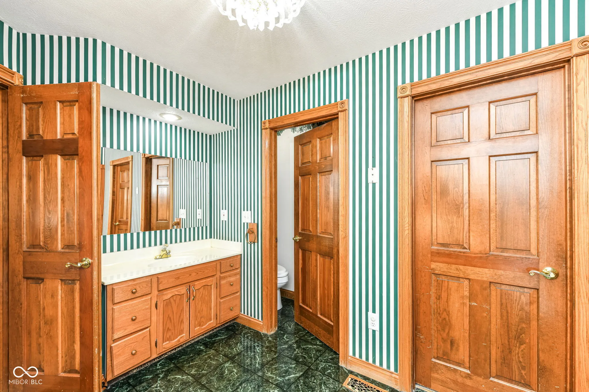 Indianapolis, Indiana 46229, United States, 4 Bedrooms Bedrooms, ,5 BathroomsBathrooms,Residential,Active,243585