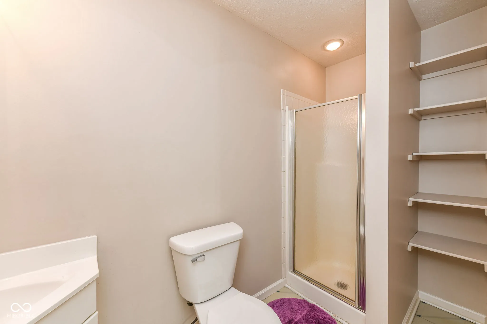 Indianapolis, Indiana 46229, United States, 4 Bedrooms Bedrooms, ,5 BathroomsBathrooms,Residential,Active,243585