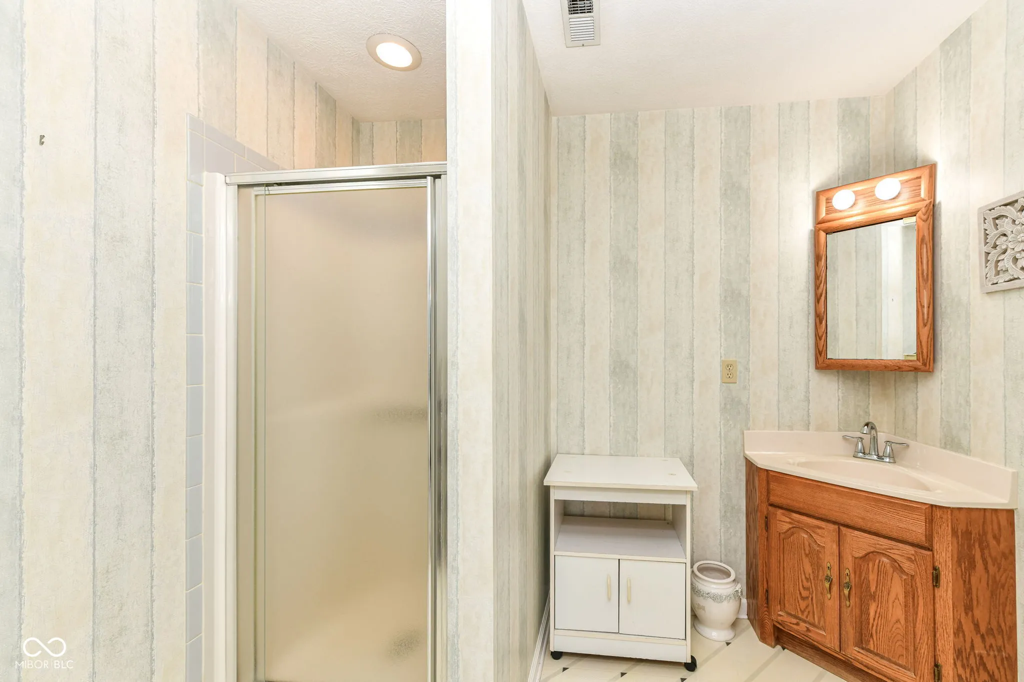 Indianapolis, Indiana 46229, United States, 4 Bedrooms Bedrooms, ,5 BathroomsBathrooms,Residential,Active,243585