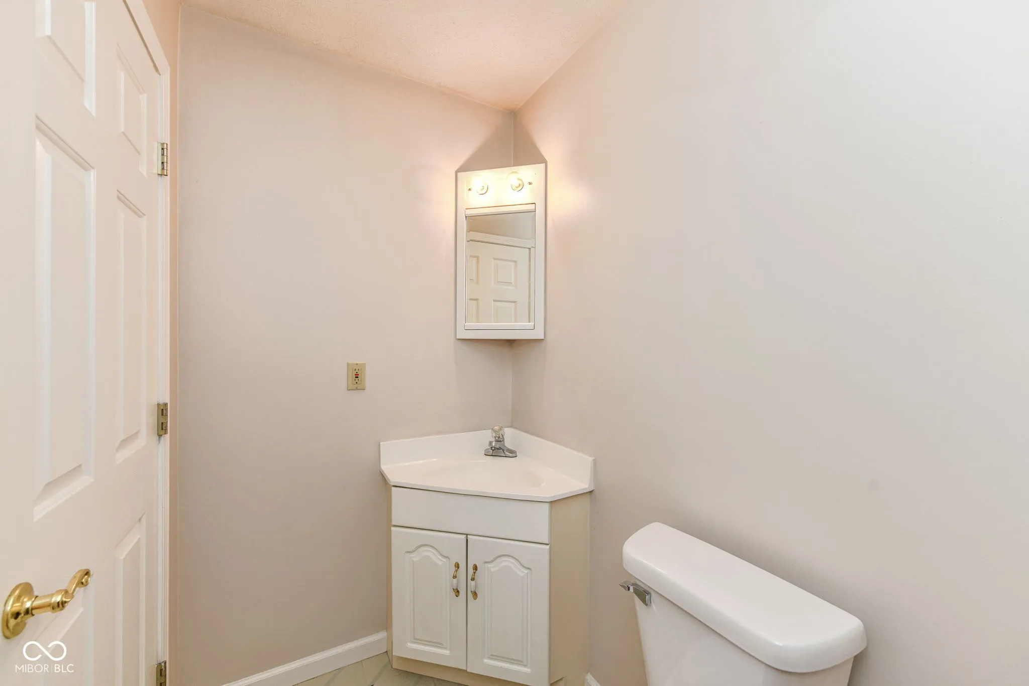 Indianapolis, Indiana 46229, United States, 4 Bedrooms Bedrooms, ,5 BathroomsBathrooms,Residential,Active,243585