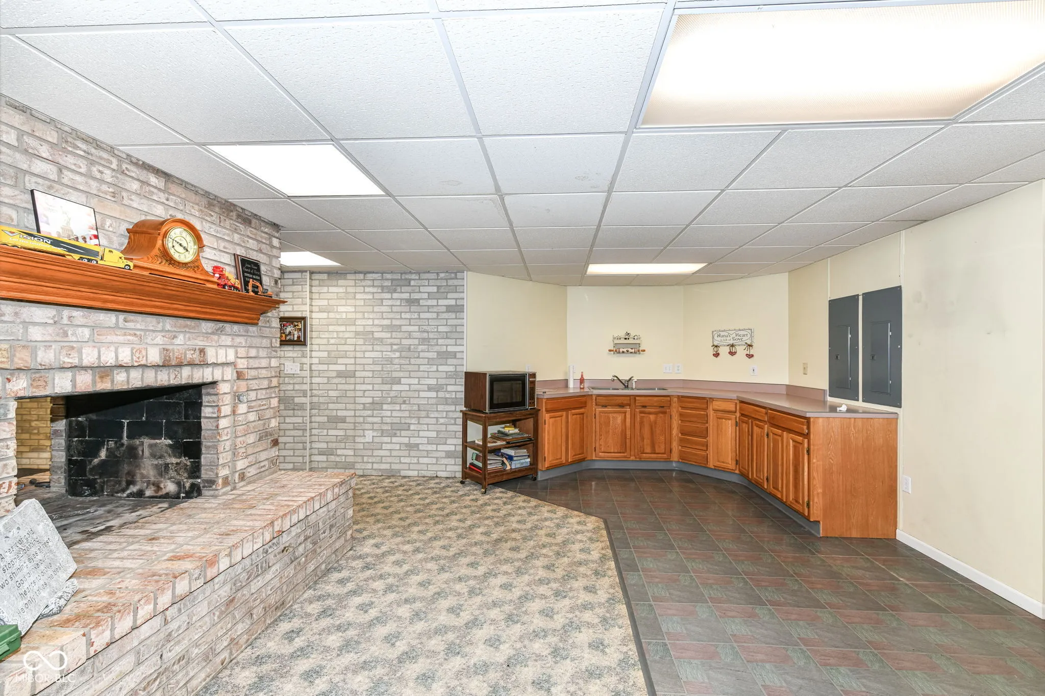 Indianapolis, Indiana 46229, United States, 4 Bedrooms Bedrooms, ,5 BathroomsBathrooms,Residential,Active,243585