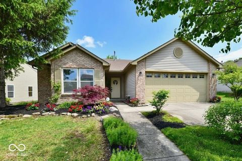 Photo of 11240 Blue Meadow Drive, Fishers, IN 46037 (MLS # 22097720)
