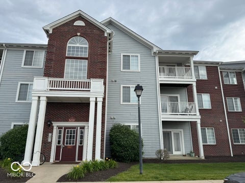 Photo of 5019 Amber Creek Place #311, Indianapolis, IN 46237 (MLS # 22099935)