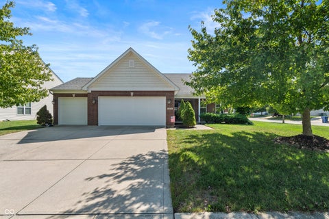 Photo of 5674 Crump Lane, Indianapolis, IN 46234 (MLS # 22126110)
