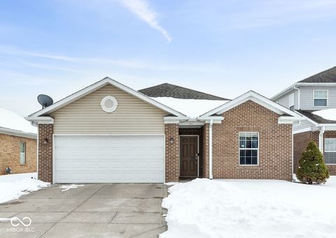 Photo of 853 Hildebrand Drive, Indianapolis, IN 46217 (MLS # 22080797)