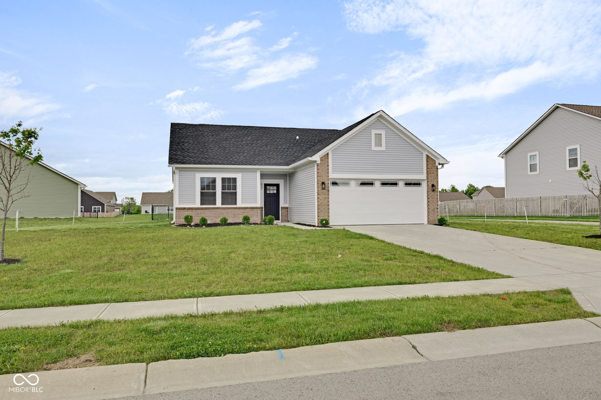 637 N Quartz Lane