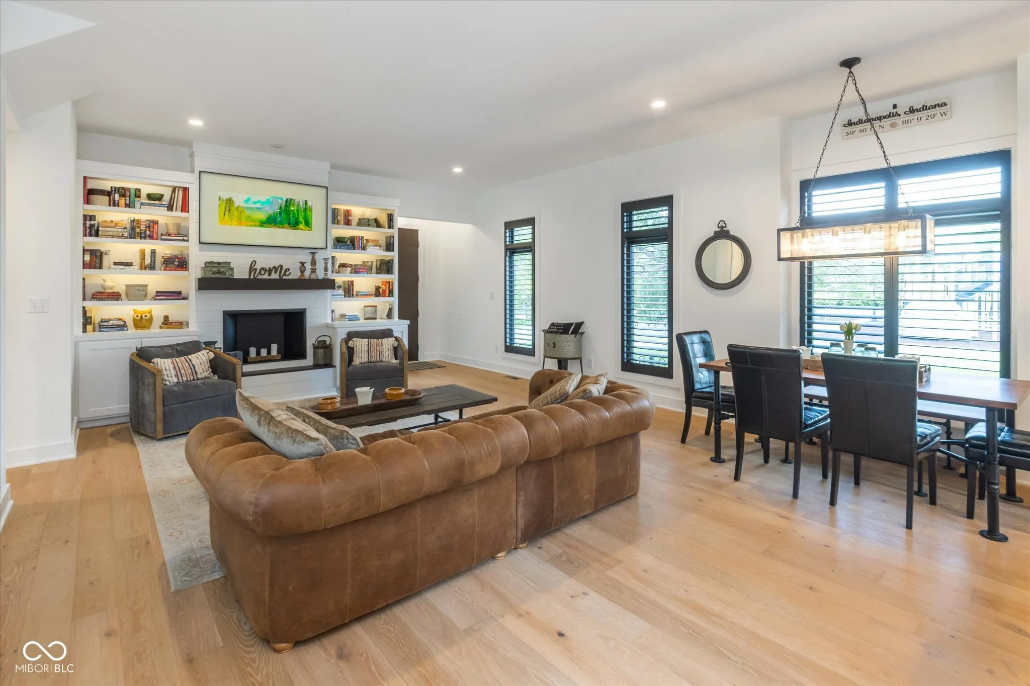 Indianapolis, Indiana 46202, United States, 3 Bedrooms Bedrooms, ,4 BathroomsBathrooms,Residential,Pending,117056