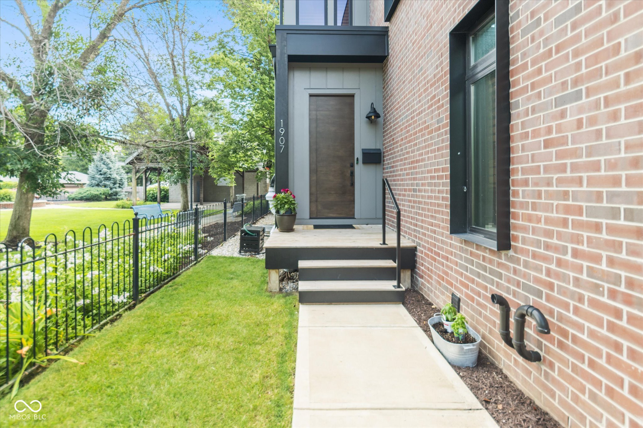 1907 N Alabama Street