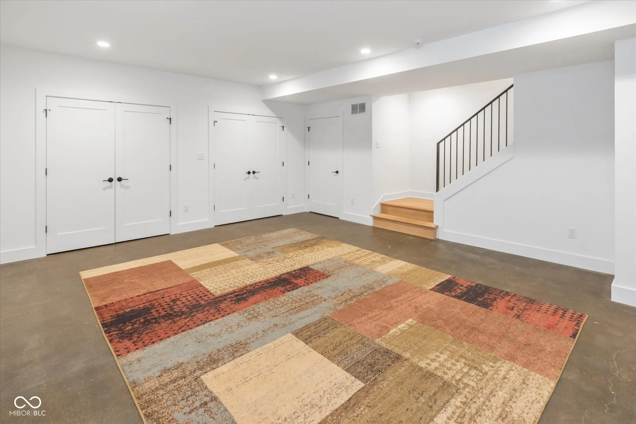 Indianapolis, Indiana 46202, United States, 3 Bedrooms Bedrooms, ,4 BathroomsBathrooms,Residential,Pending,117056