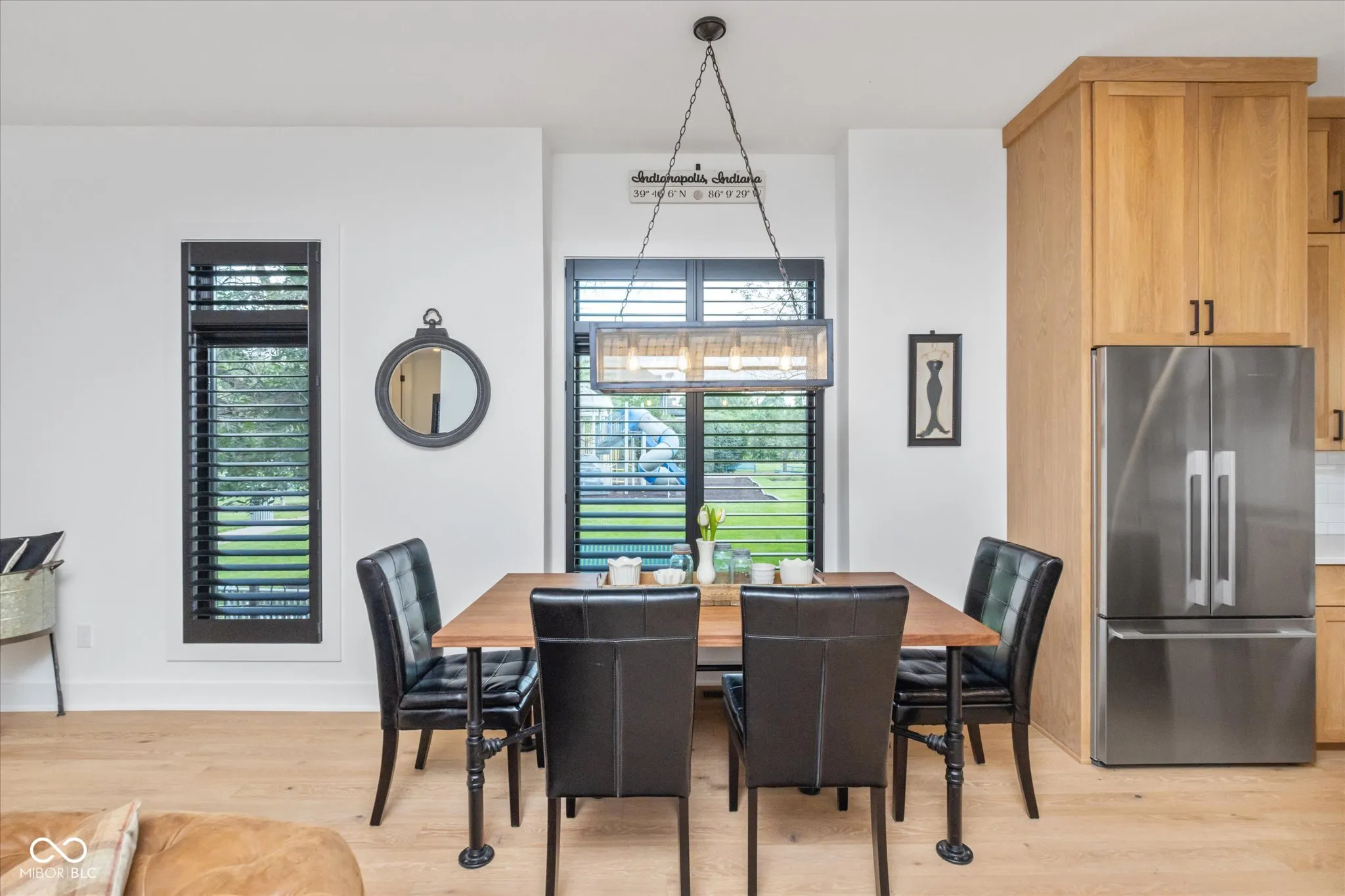 Indianapolis, Indiana 46202, United States, 3 Bedrooms Bedrooms, ,4 BathroomsBathrooms,Residential,Pending,117056