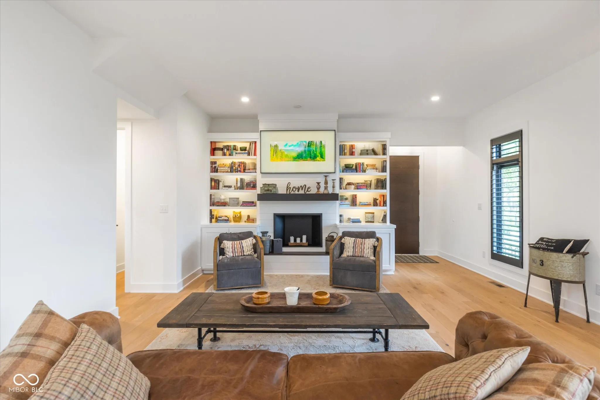 Indianapolis, Indiana 46202, United States, 3 Bedrooms Bedrooms, ,4 BathroomsBathrooms,Residential,Pending,117056