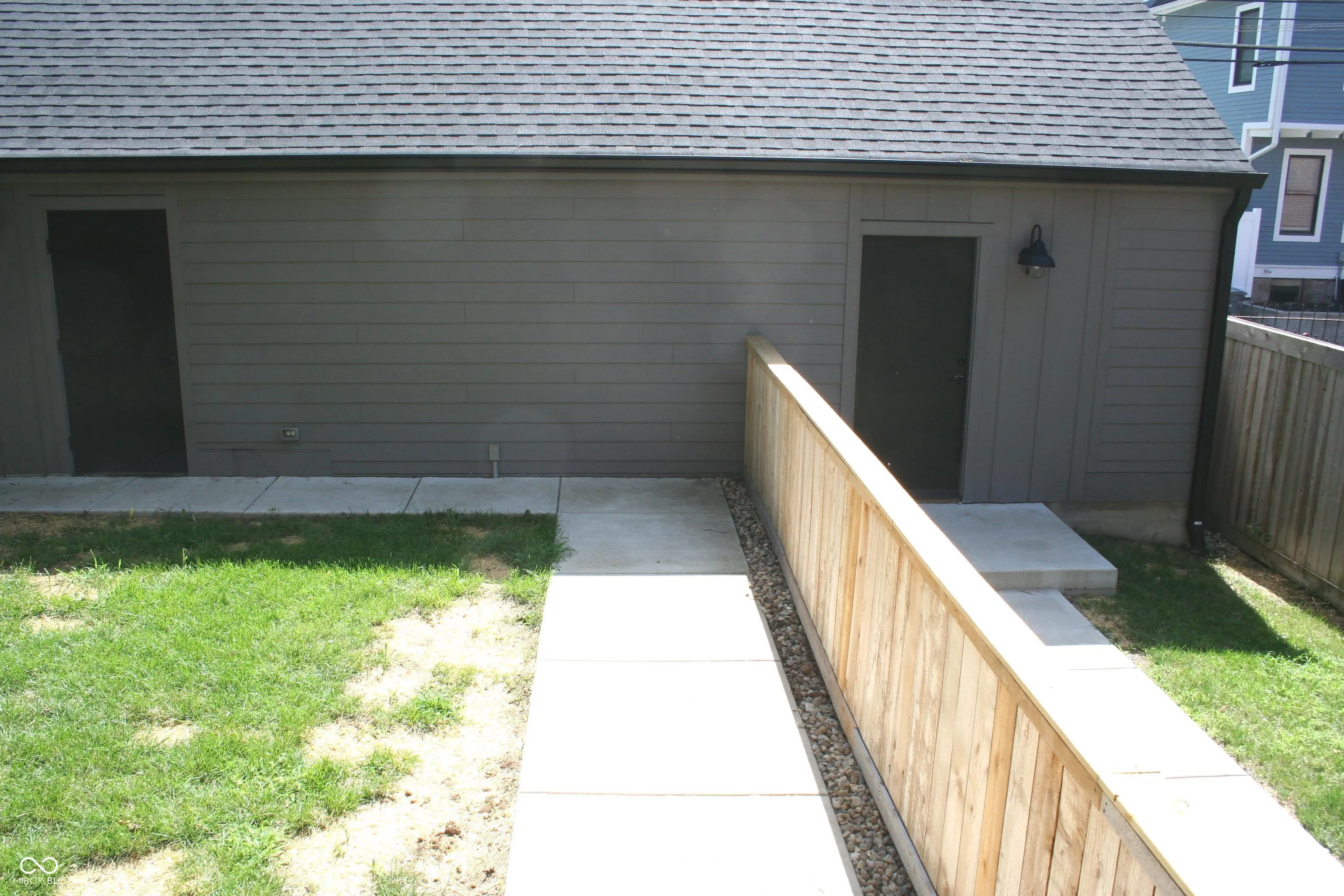 Indianapolis, Indiana 46202, United States, 3 Bedrooms Bedrooms, ,4 BathroomsBathrooms,Residential,Pending,117056