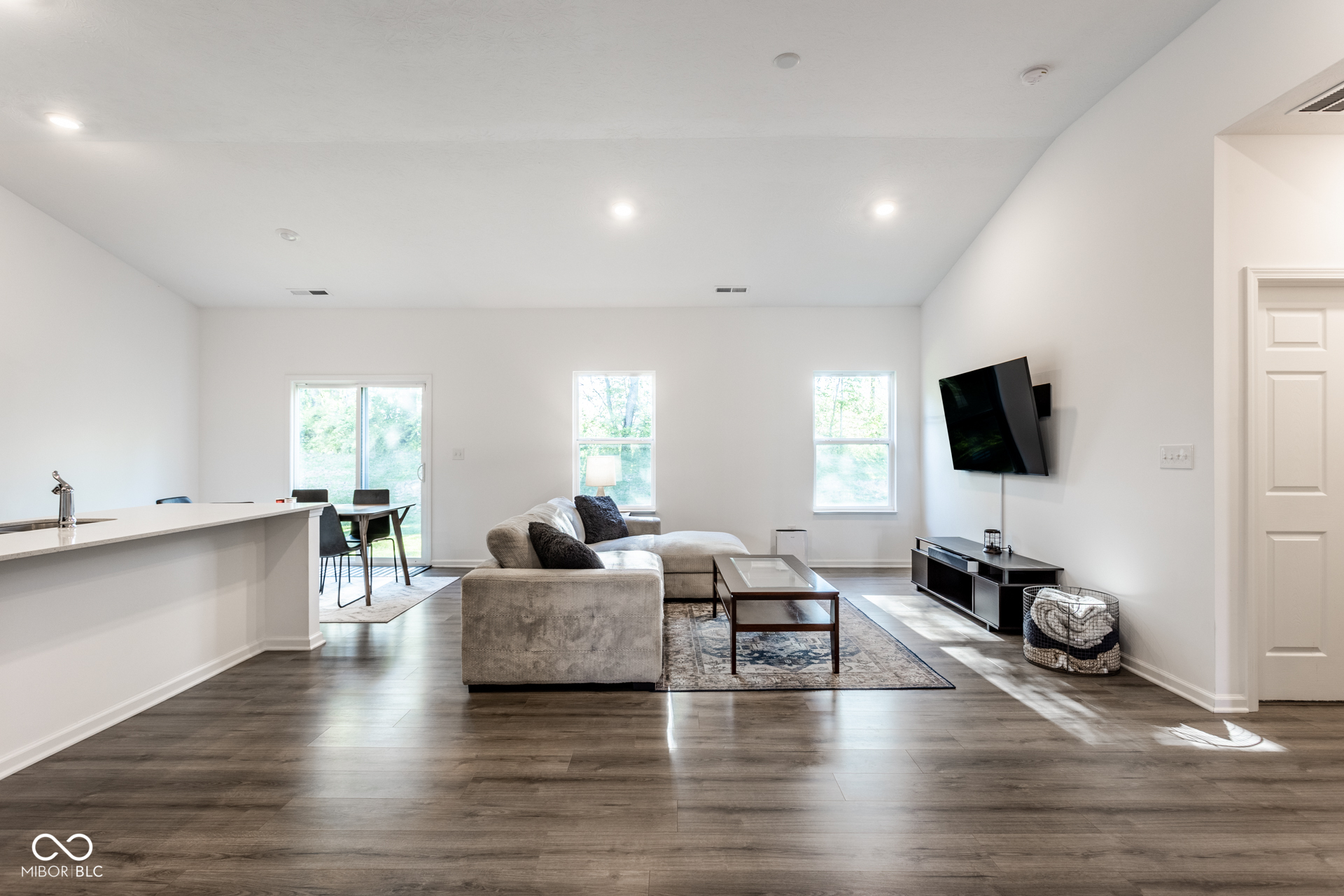 571 Coronado Place