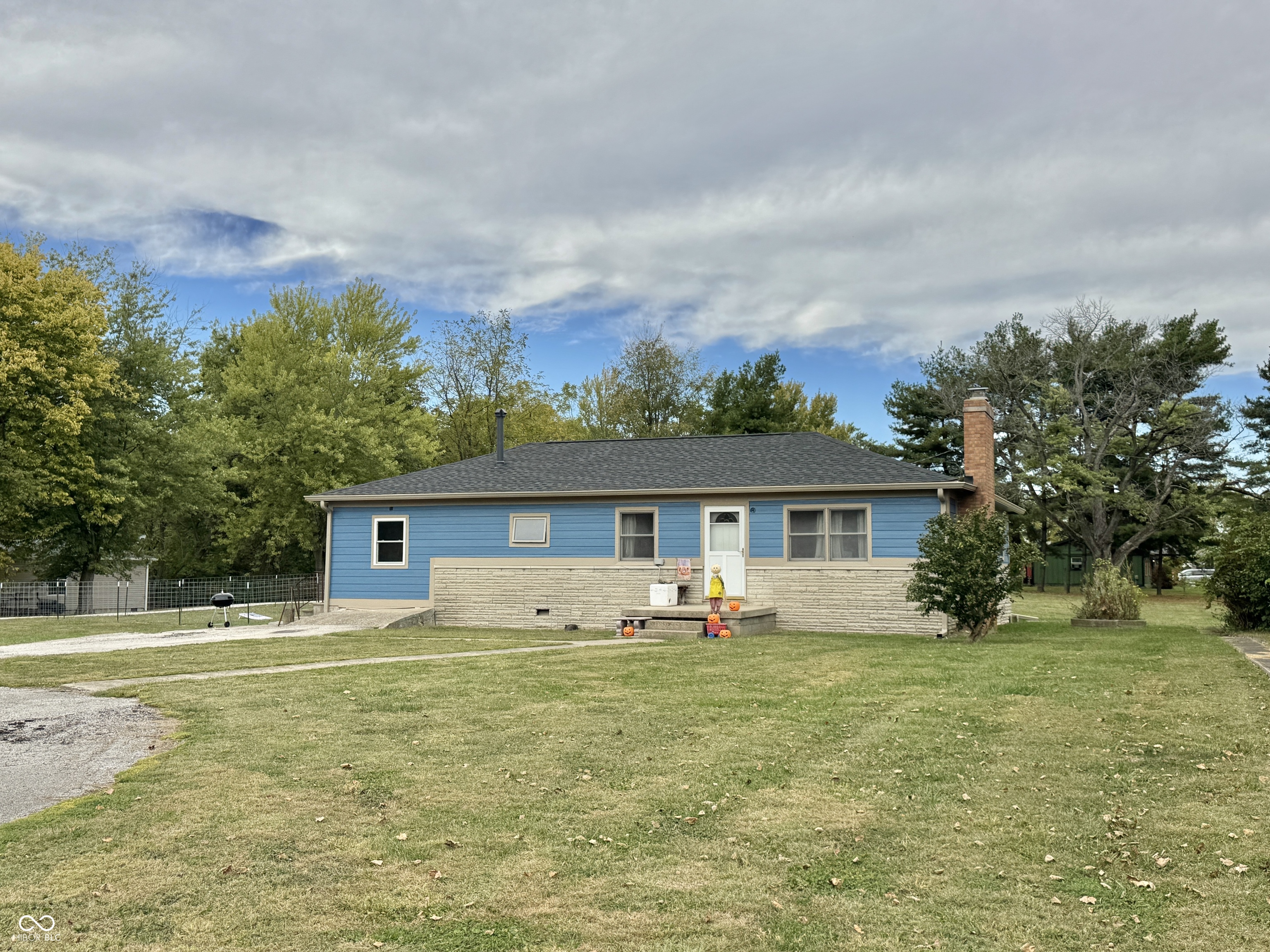 7024 W US Highway 36