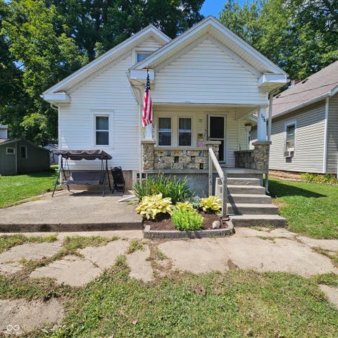 Photo of 154 N Elm Street, Hagerstown, IN 47346 (MLS # 22118604)