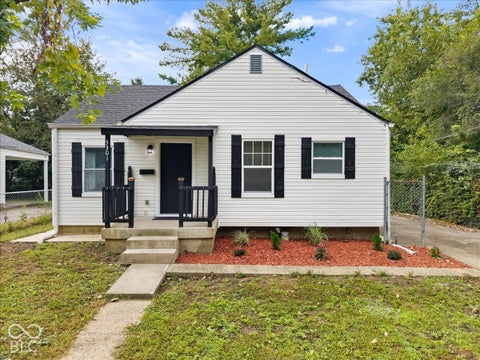 Photo of 5301 Sutton Street, Indianapolis, IN 46218 (MLS # 22128325)