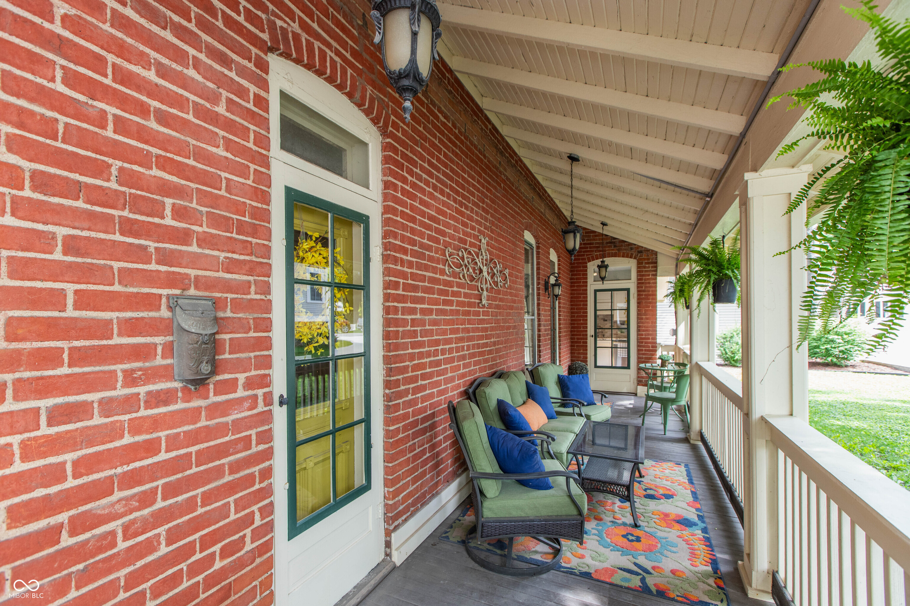 498 W Main Street