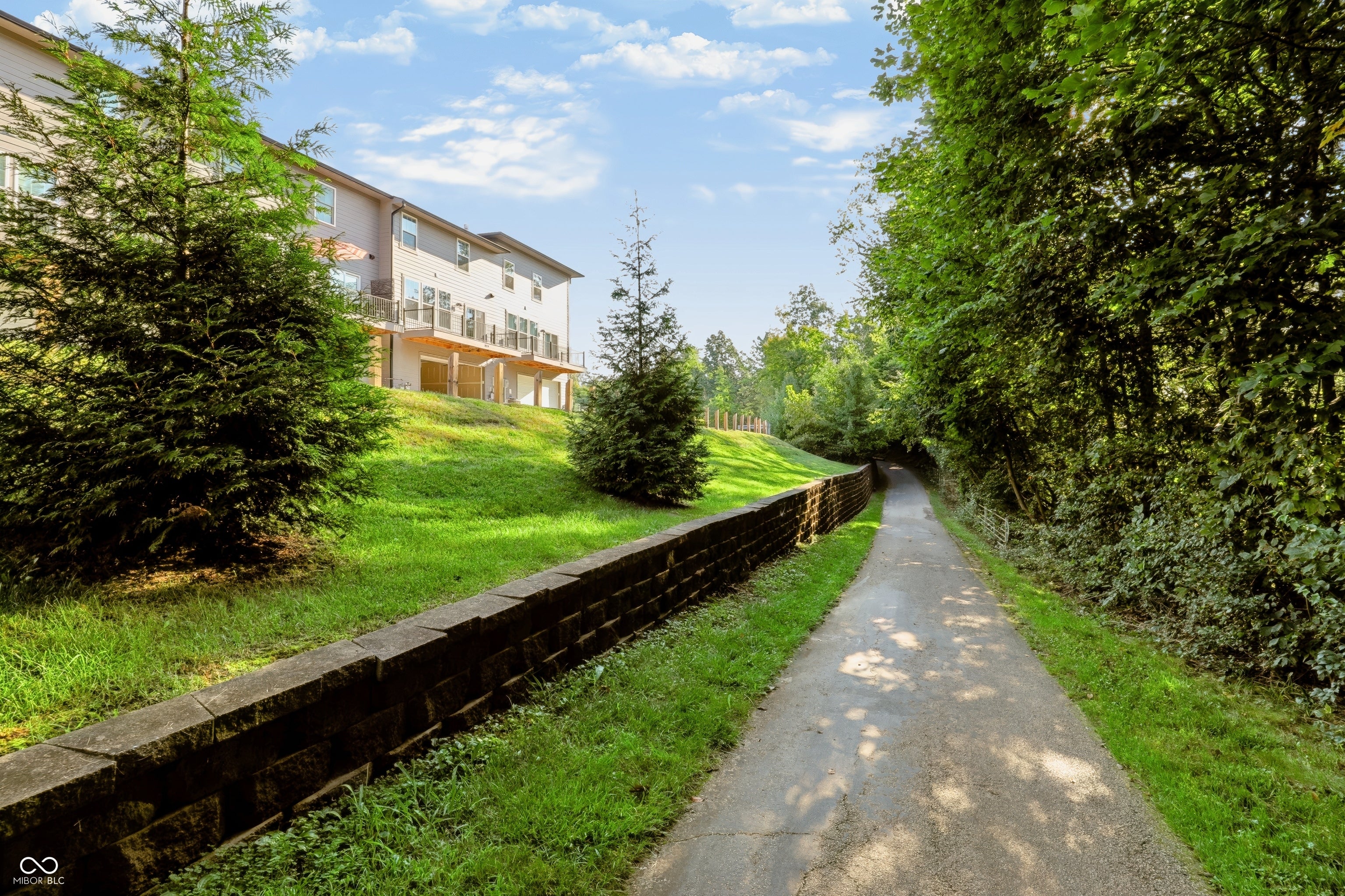 933 Yorkshire Lane