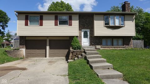 Photo of 7417 Carolling Way, Indianapolis, IN 46237 (MLS # 22098658)